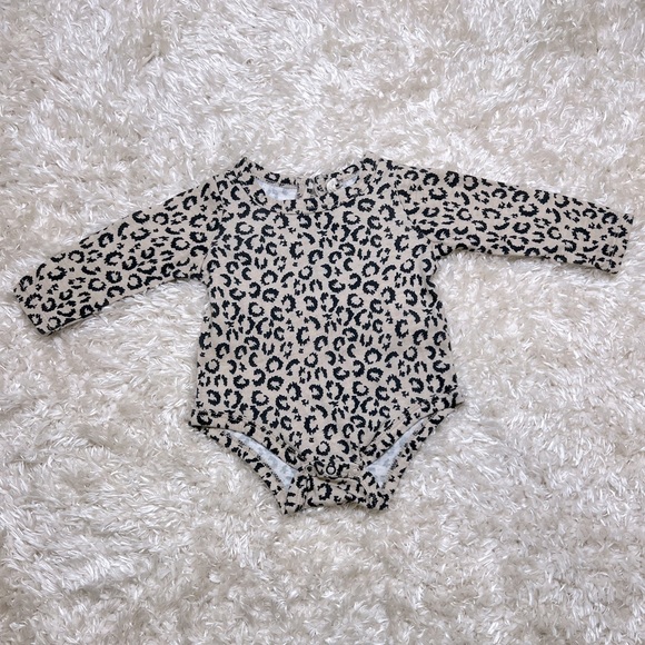 JESSICA SIMPSON || Baby Girl (0-3M) Animal Print Bodysuit - Picture 1 of 3